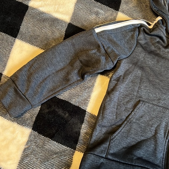 Adidas Track Jacket / Sweatshirt. Size 6. - Picture 5 of 11